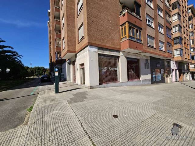 Local comercial en Alquiler en El Carbayedo - El Quirinal