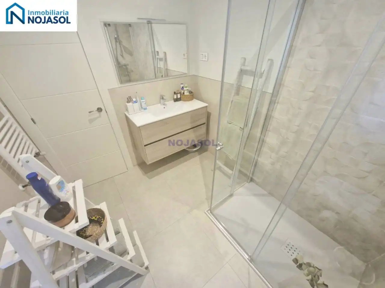Baño de Piso en venta en Noja con Calefacción, Terraza y Balcón