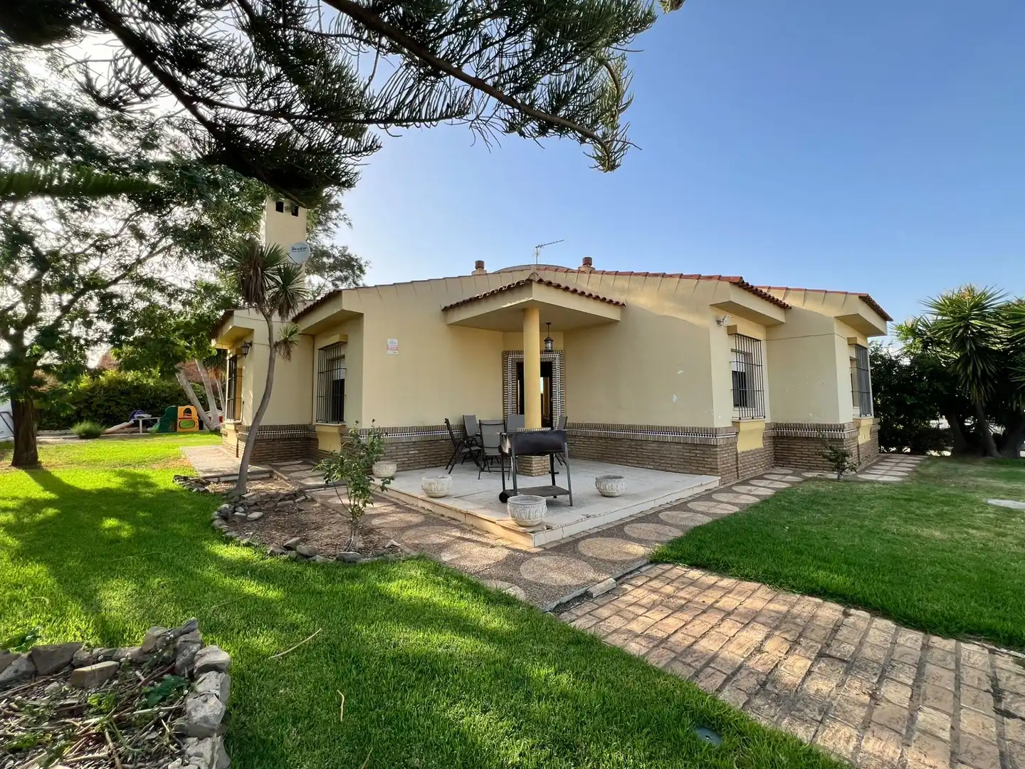 Casa con jardín en venta en BRECA, imagen 2