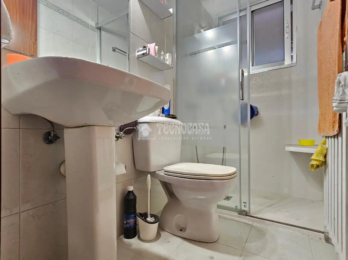 Bathroom of Duplexes for sale in Zaragoza  with Heating, Terrace and Storage room
