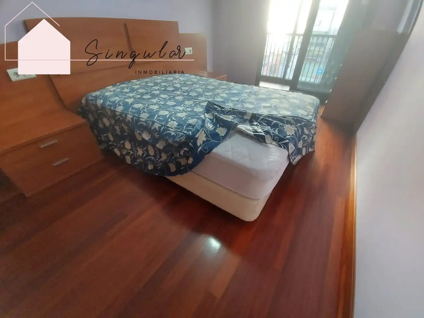 Schlafzimmer von Wohnung zur Miete in Vigo  mit Heizung, Parkett und Terrasse
