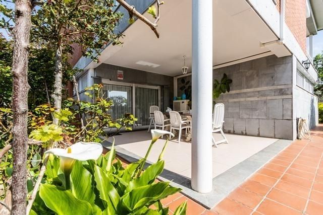 Terrassa de Casa o xalet en venda en Sabadell amb Aire condicionat, Calefacció i Jardí privat