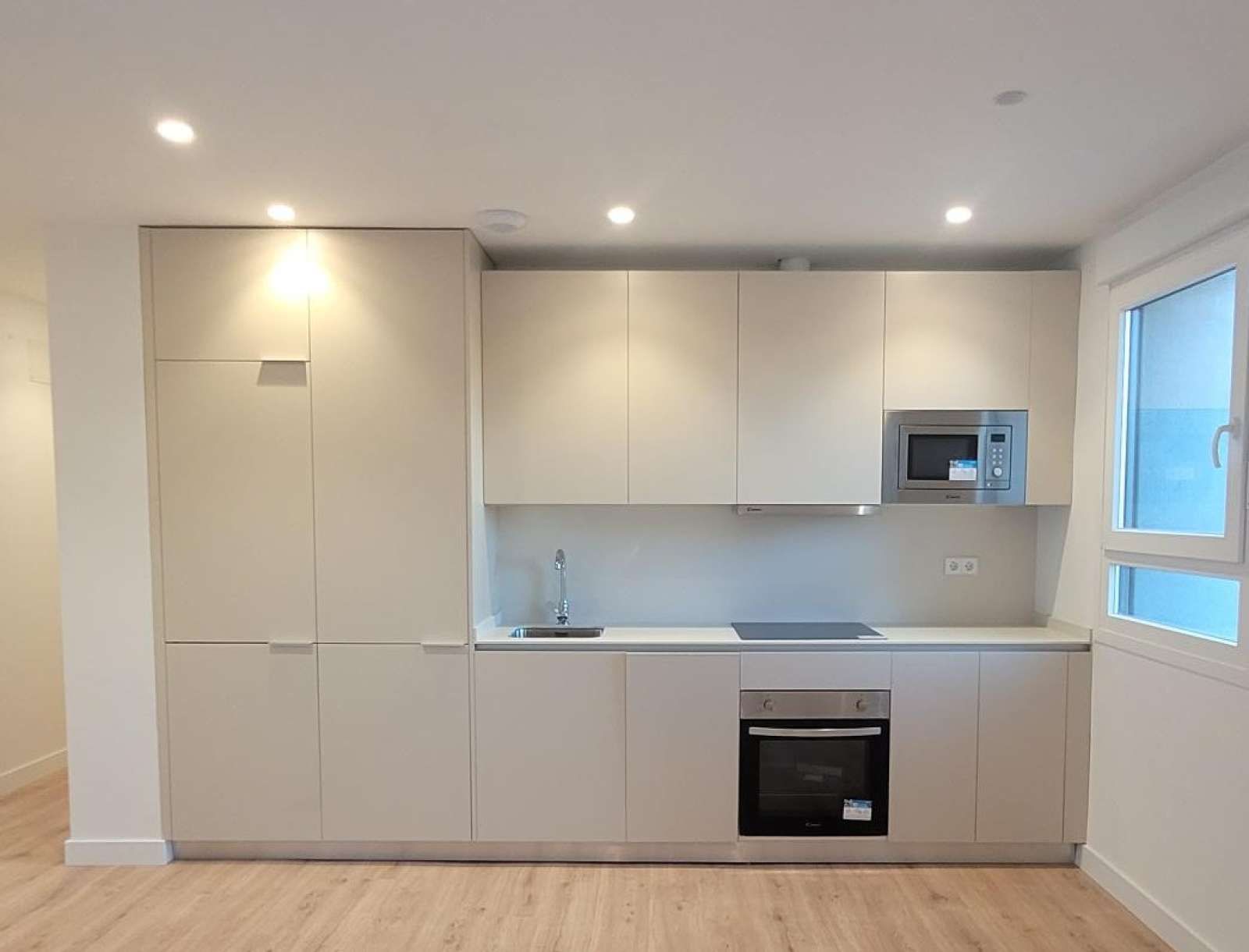 Kitchen of Apartment to share in  Madrid Capital  with Air Conditioner, Heating and Terrace