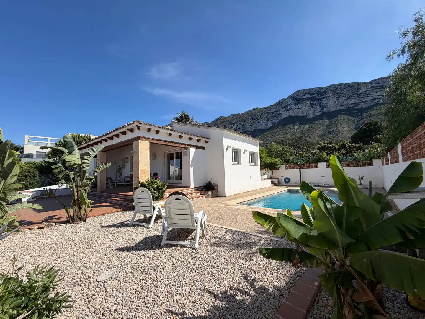 Detached house with terrace for sale in El Montgó