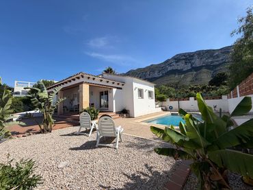 Chalet con balcón en venta en El Montgó