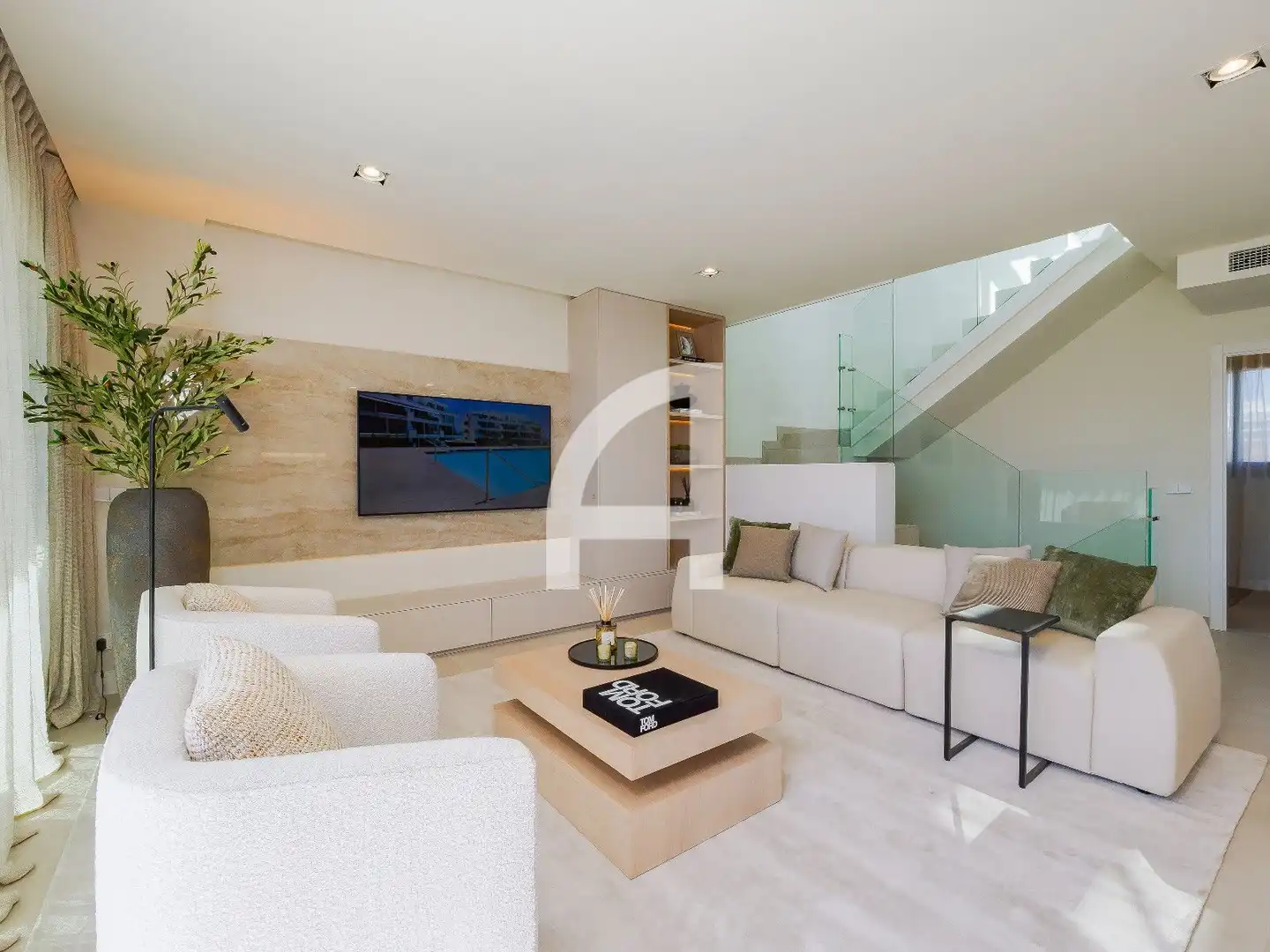 Sala de estar de Casa adosada en venta en Fuengirola con Aire acondicionado, Calefacción y Jardín privado