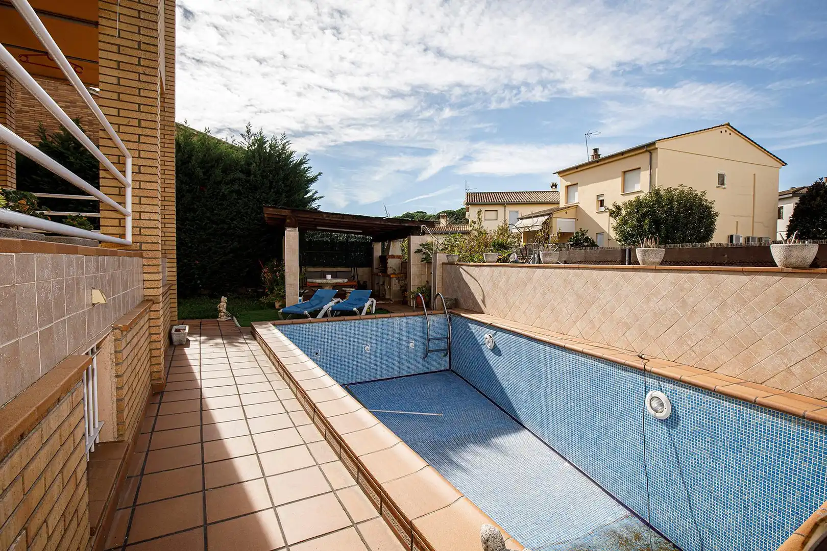 Piscina de Casa o chalet en venta en Quart con Aire acondicionado, Jardín privado y Terraza