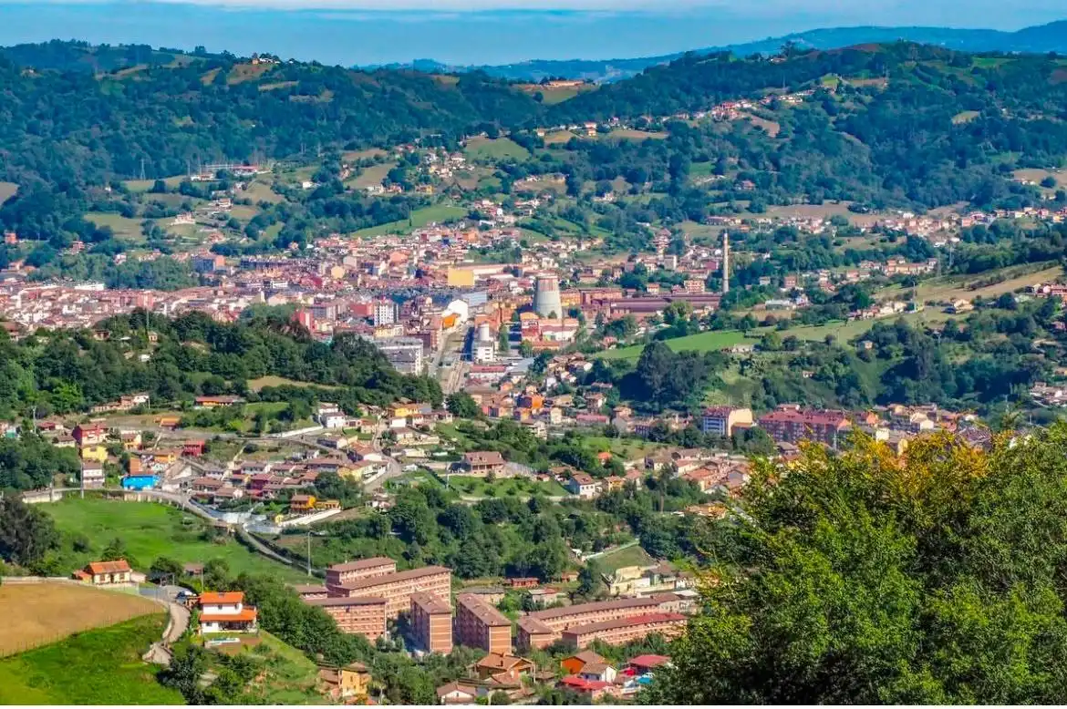 Terreny residencial en venda a Ciaño - Zona Rural