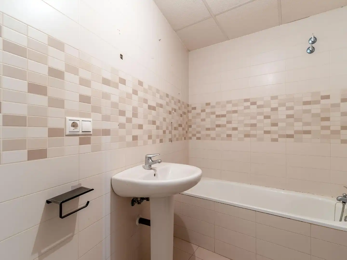 Bathroom of Flat for sale in Lucena  with Storage room