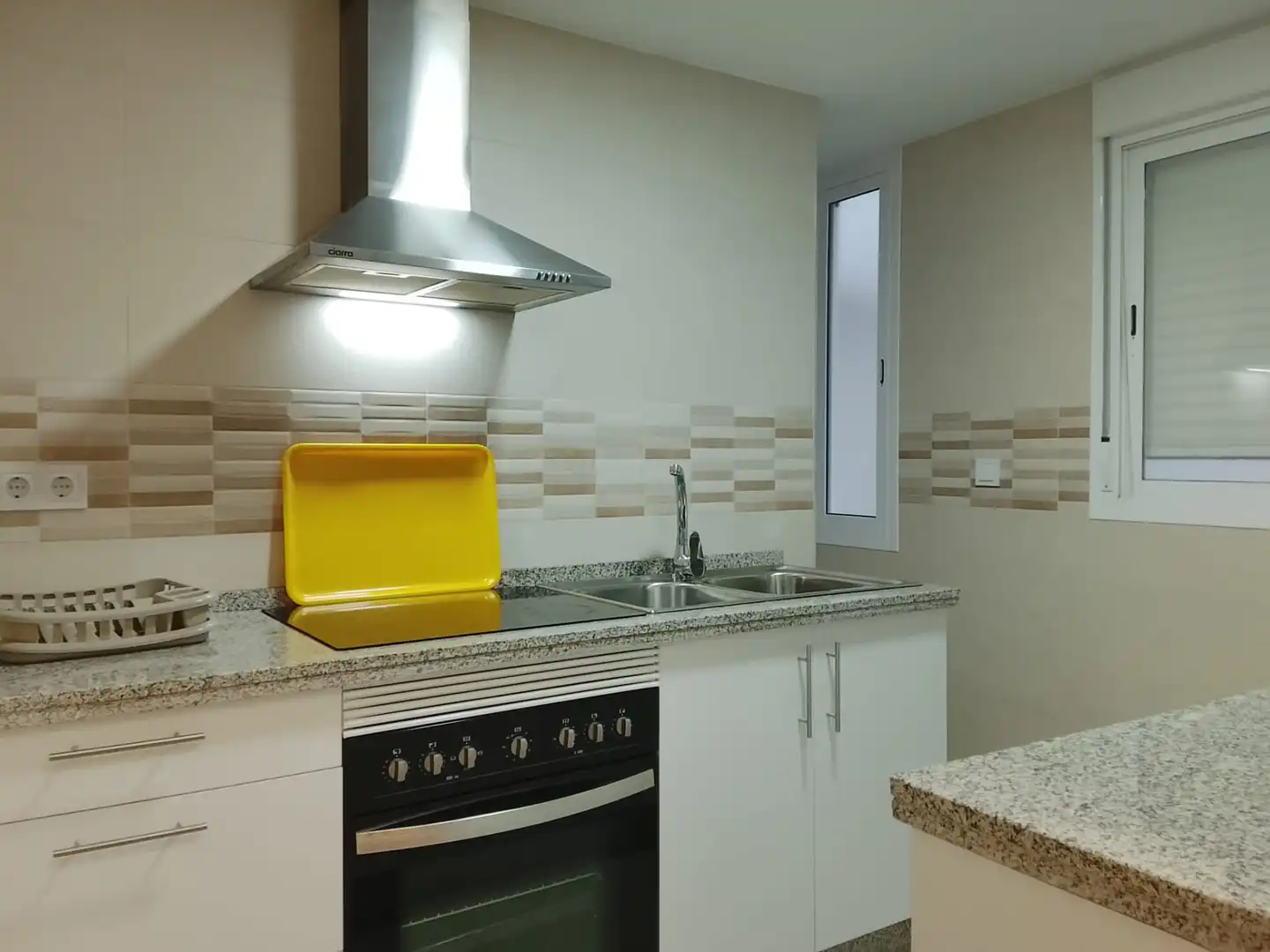 Küche von Wohnung zur Miete in Córdoba mit Klimaanlage, Terrasse und Möbliert