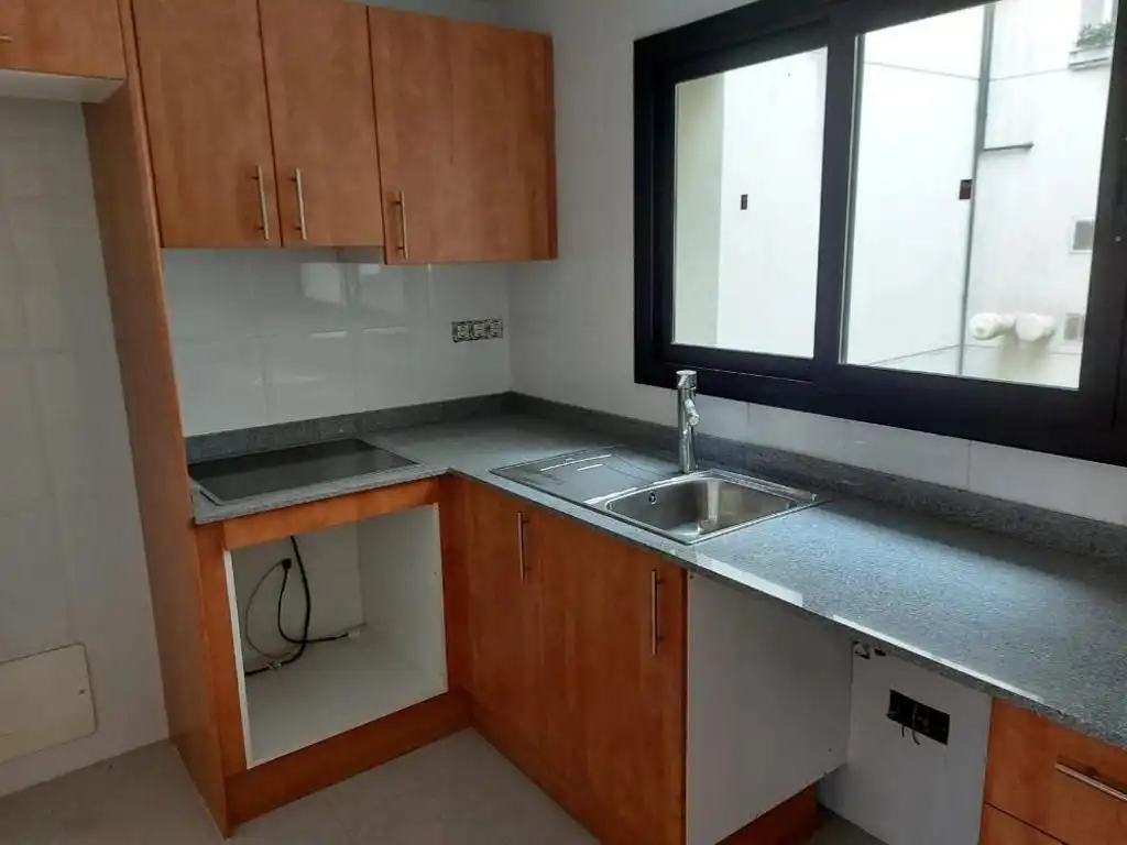 Kitchen of Flat for sale in L'Hospitalet de Llobregat  with Heating