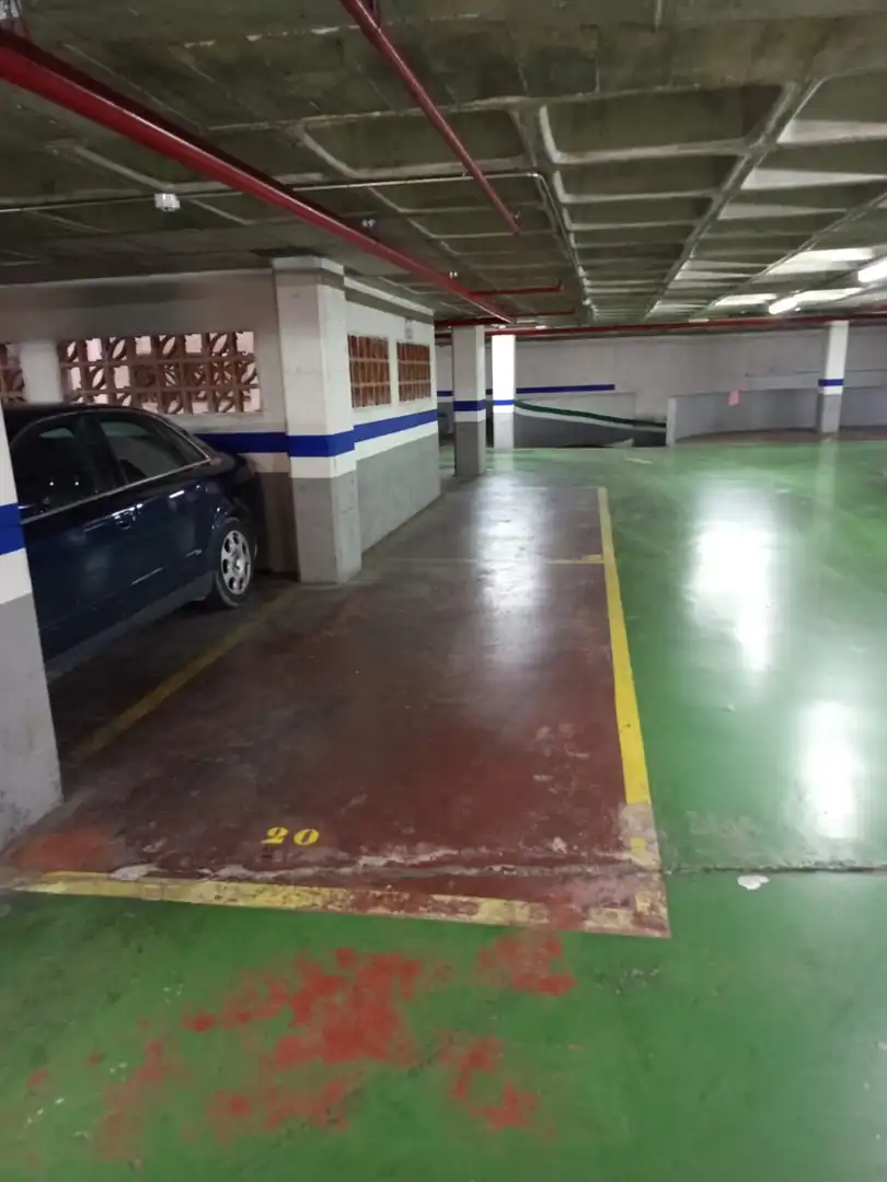 Einzelparkplatz zum Verkauf in Sant Vicenç Dels Horts