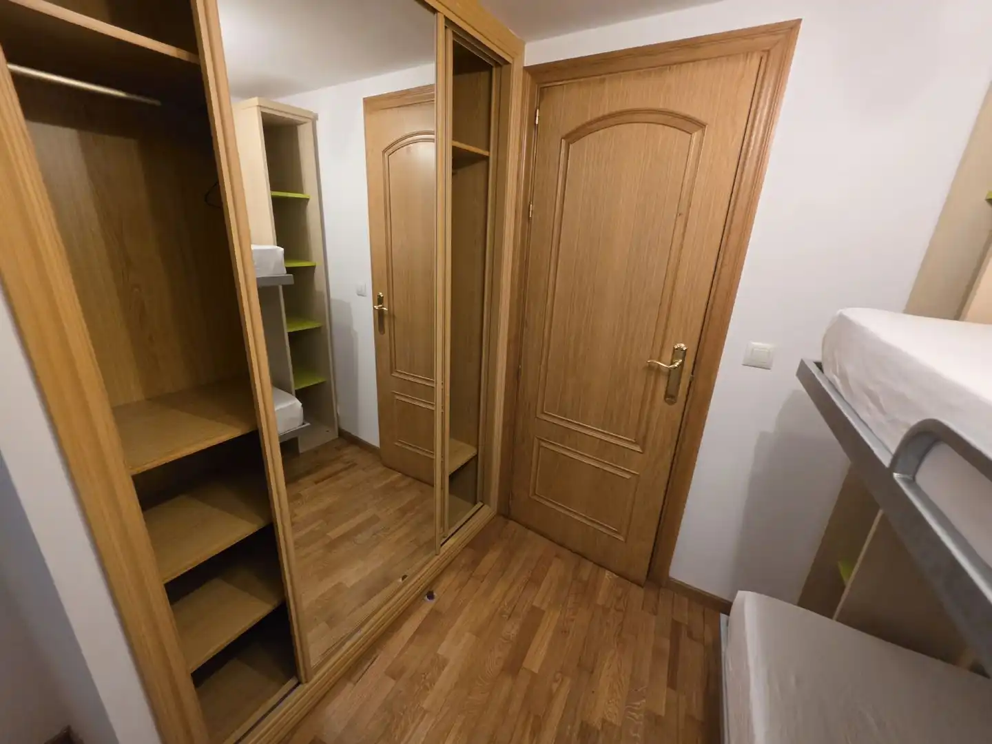 Dormitori de Apartament en venda en A Coruña Capital  amb Calefacció