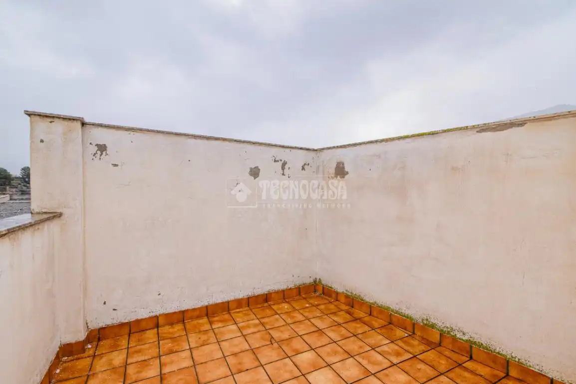 Terrassa de Casa adosada en venda en Loja