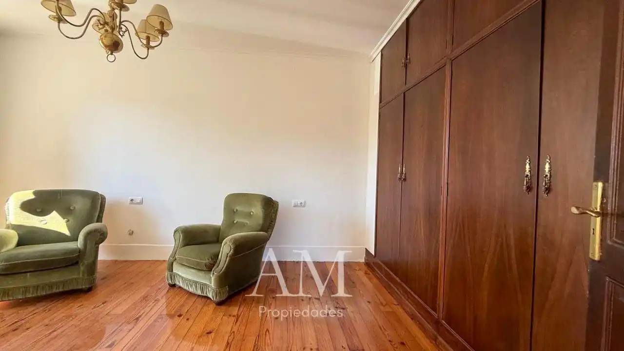 Habitación de Casa o chalet en venta en Vigo  con Calefacción, Jardín privado y Terraza