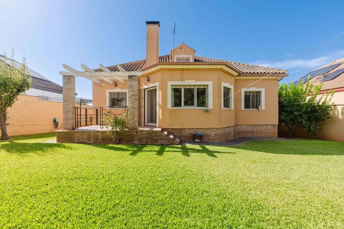 Jardí de Casa o xalet en venda en Almensilla amb Aire condicionat, Calefacció i Jardí privat