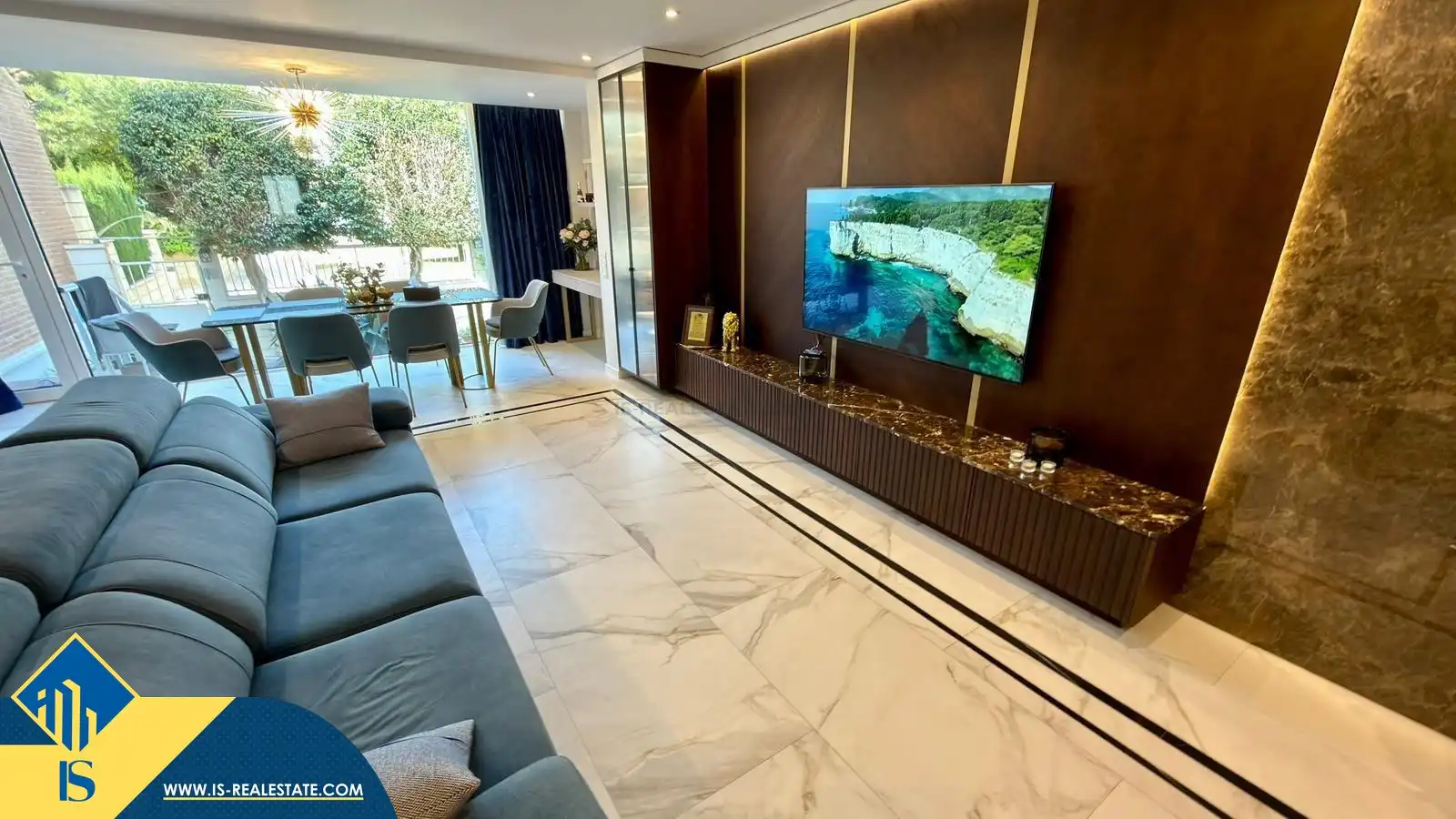 Sala d'estar de Casa o xalet en venda en Alicante / Alacant amb Terrassa, Moblat i Piscina comunitària
