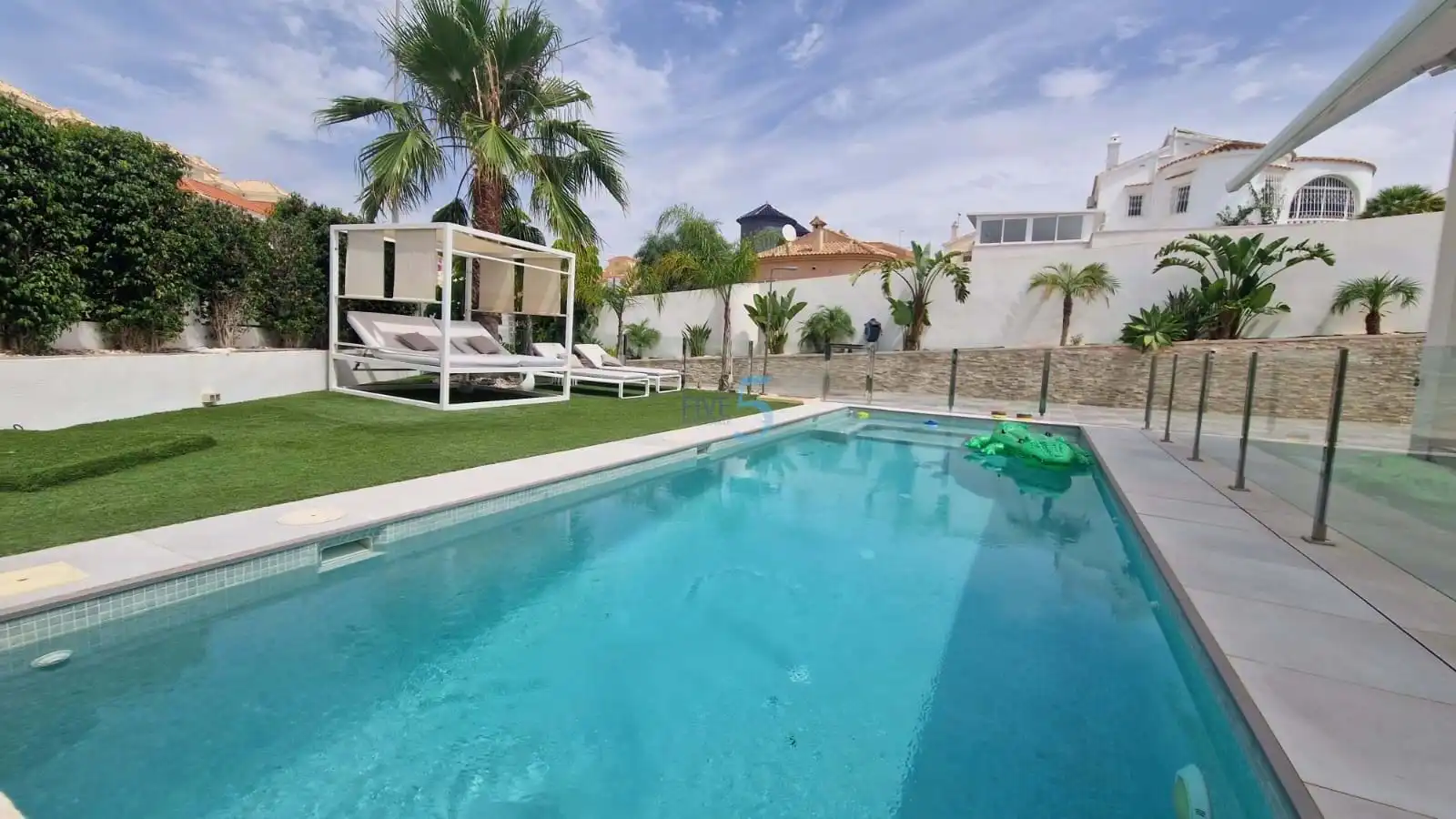 House with terrace for sale in Calle Venezuela