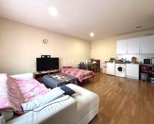 Living room of Flat for sale in  Madrid Capital