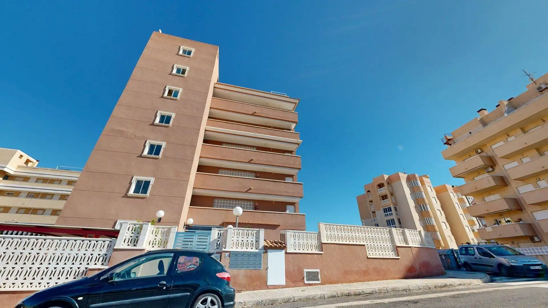 Vista exterior de Apartament en venda en Elche / Elx amb Aire condicionat, Terrassa i Moblat