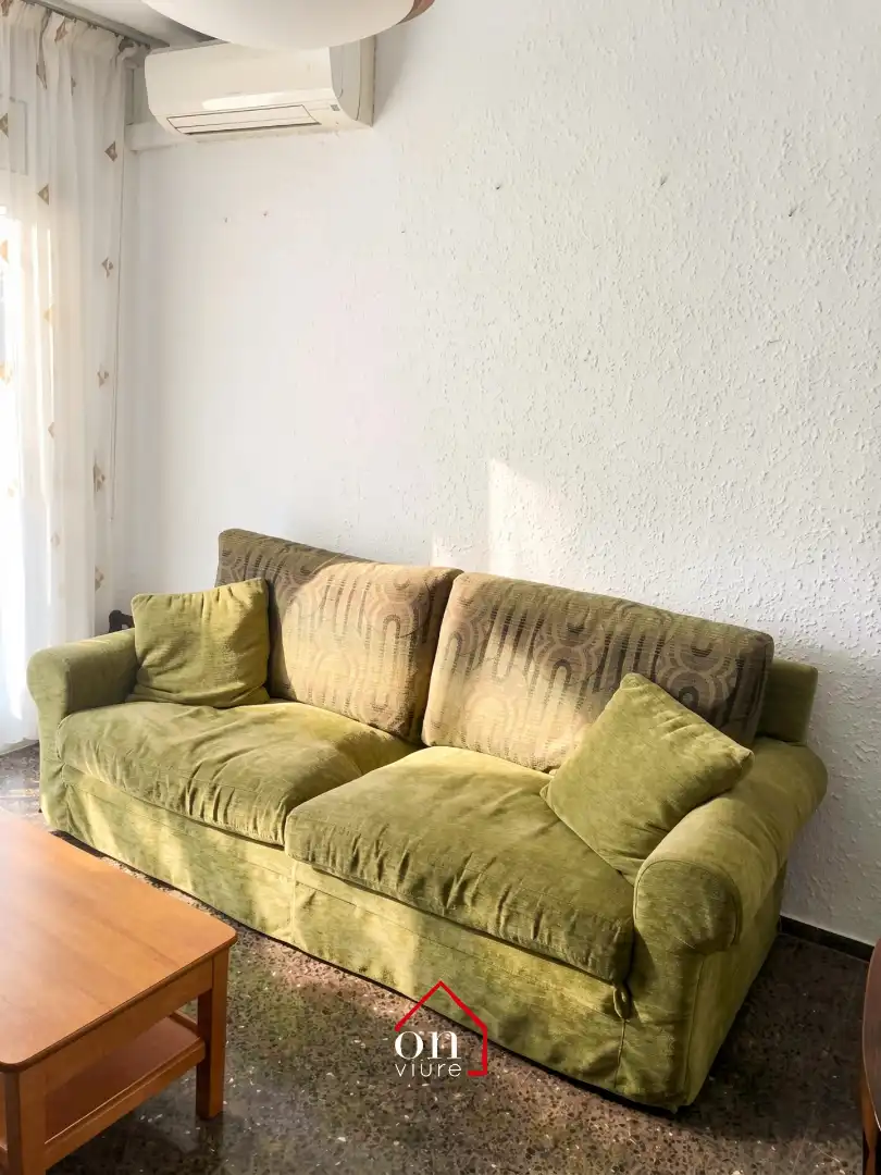 Exterior view of Flat for sale in Sant Cugat del Vallès  with Air Conditioner and Balcony