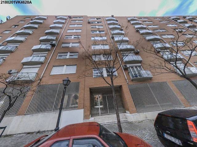 Piso en Venta en Calle María de Echarri en Los Rosales