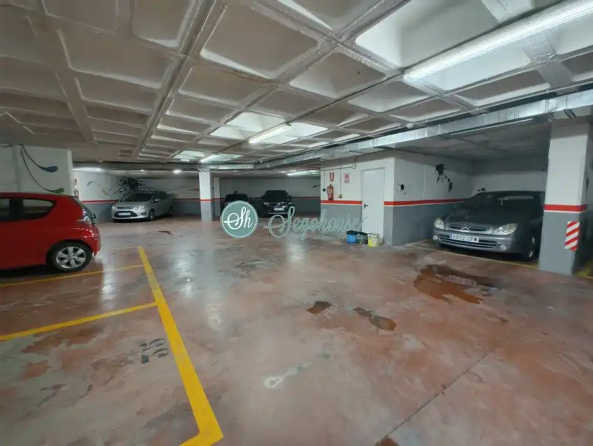 Parking de Piso en venta en Segovia con Aire acondicionado, Calefacción y Trastero