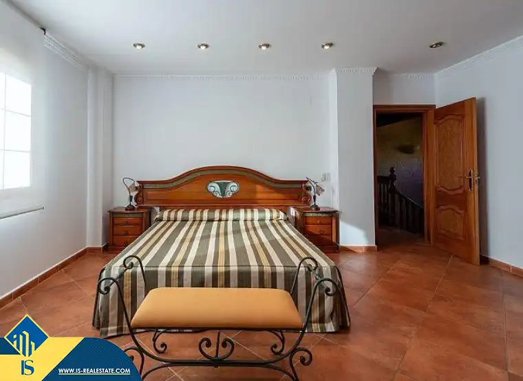 Chalet con piscina en venta en Marisol Park - Ortembach - Los Almendros, imagen 12