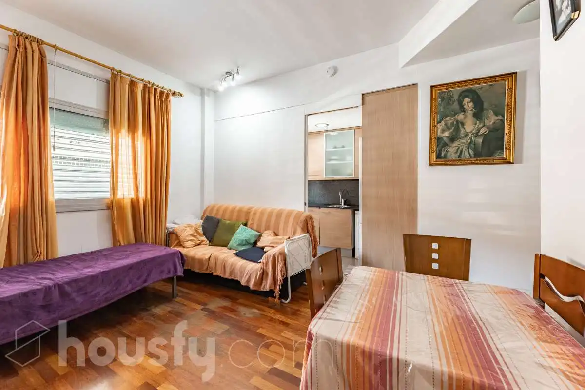 Exterior view of Ground floor for sale in Sabadell  with Air Conditioner, Heating and Parquet flooring