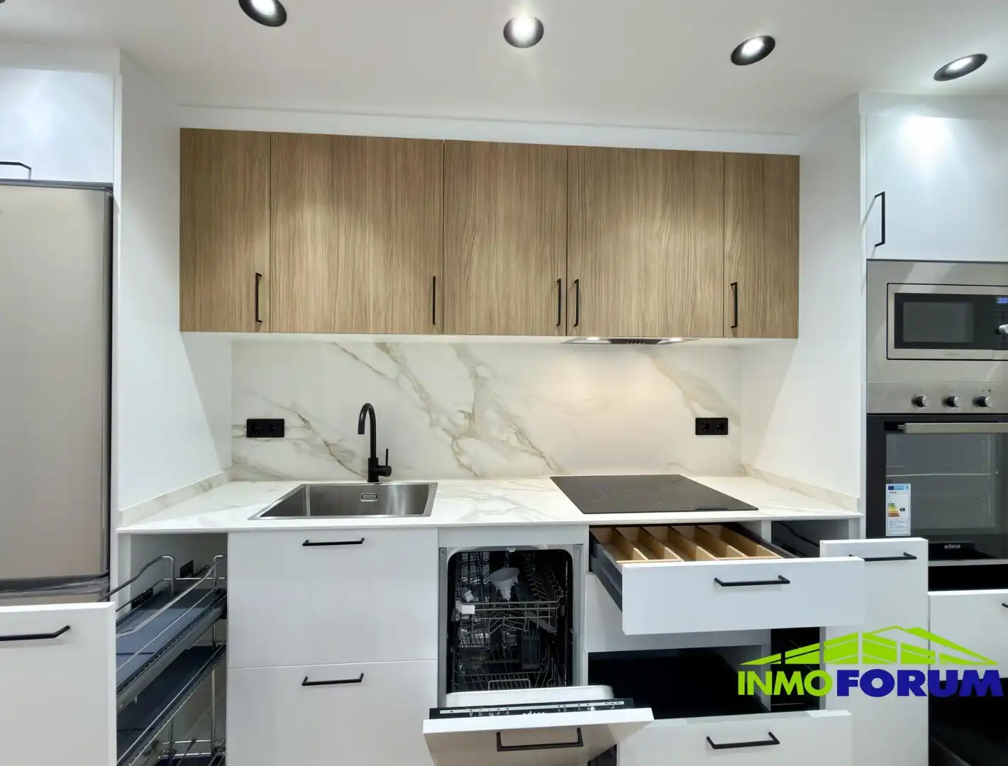 Cocina de Piso en venta en A Coruña Capital  con Calefacción y Trastero