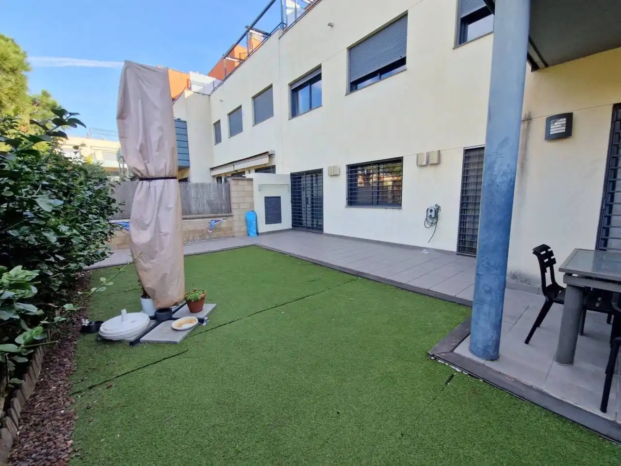 Terrassa de Pis de lloguer en Cubelles amb Aire condicionat, Calefacció i Jardí privat