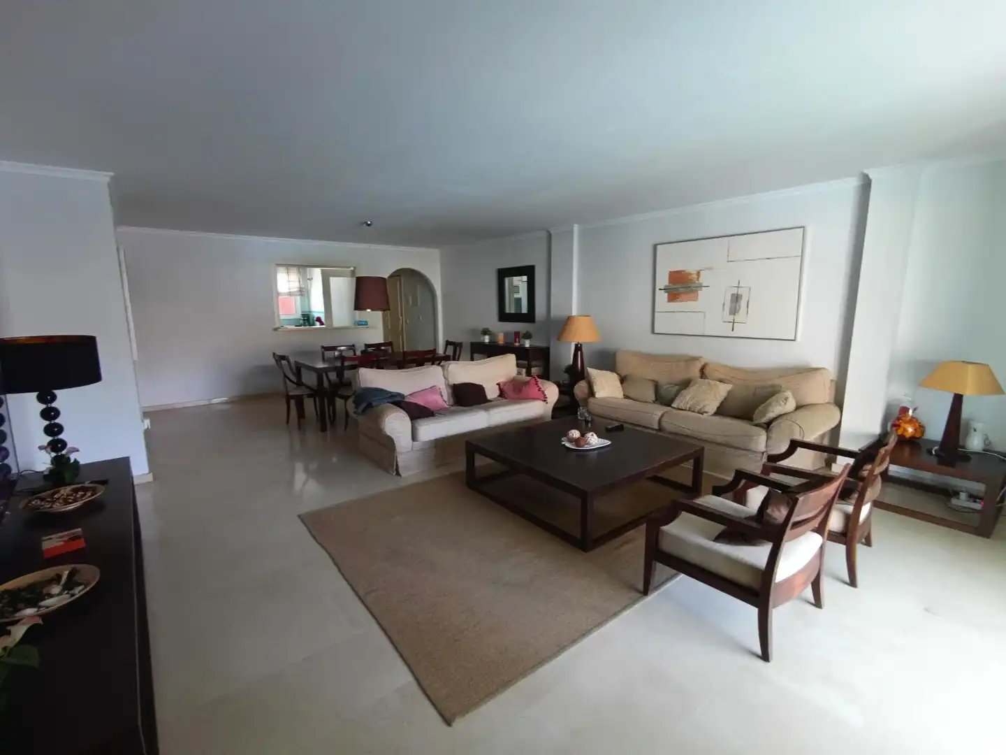 Sala d'estar de Apartament en venda en Sotogrande amb Aire condicionat, Terrassa i Piscina