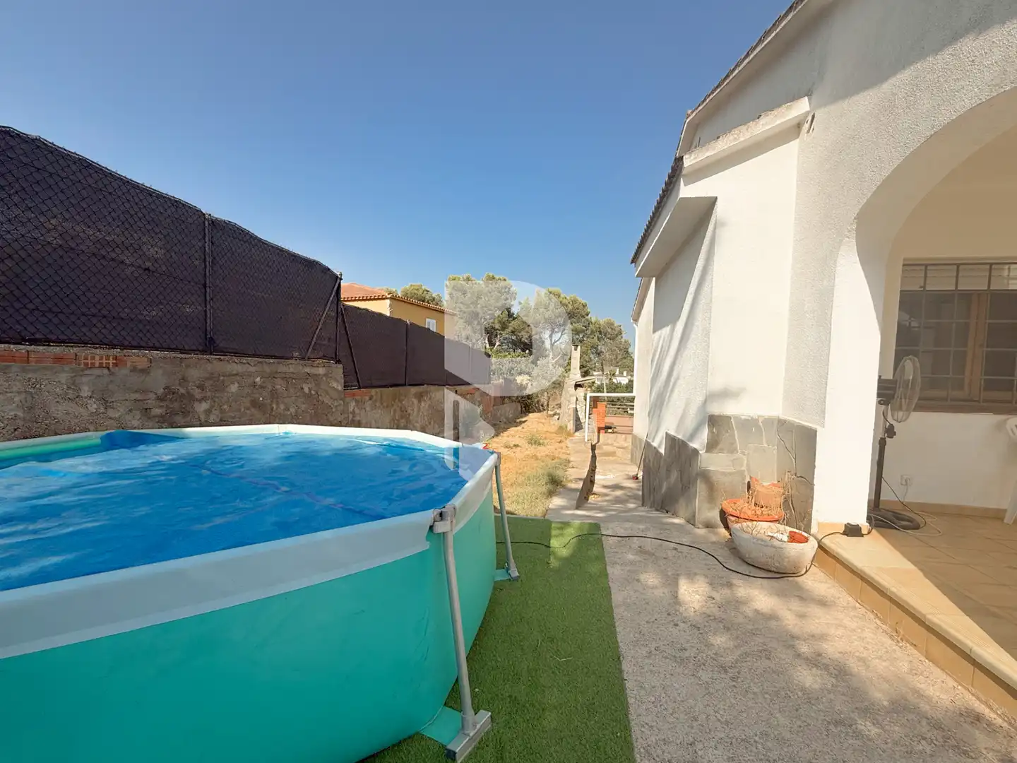 Piscina de Casa o xalet en venda en Vallirana amb Aire condicionat, Calefacció i Jardí privat