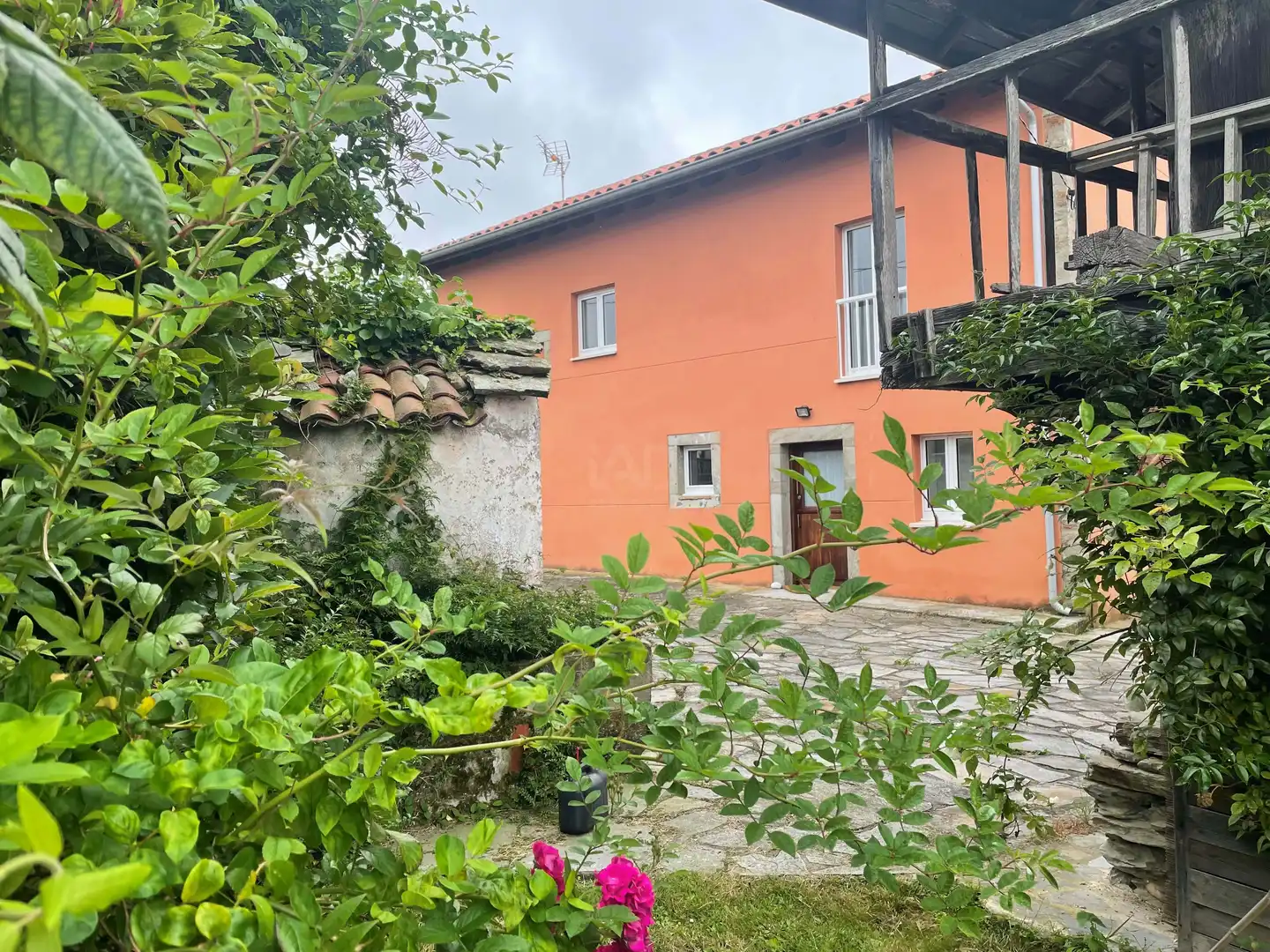 Vista exterior de Casa o xalet en venda en Cudillero amb Calefacció i Terrassa