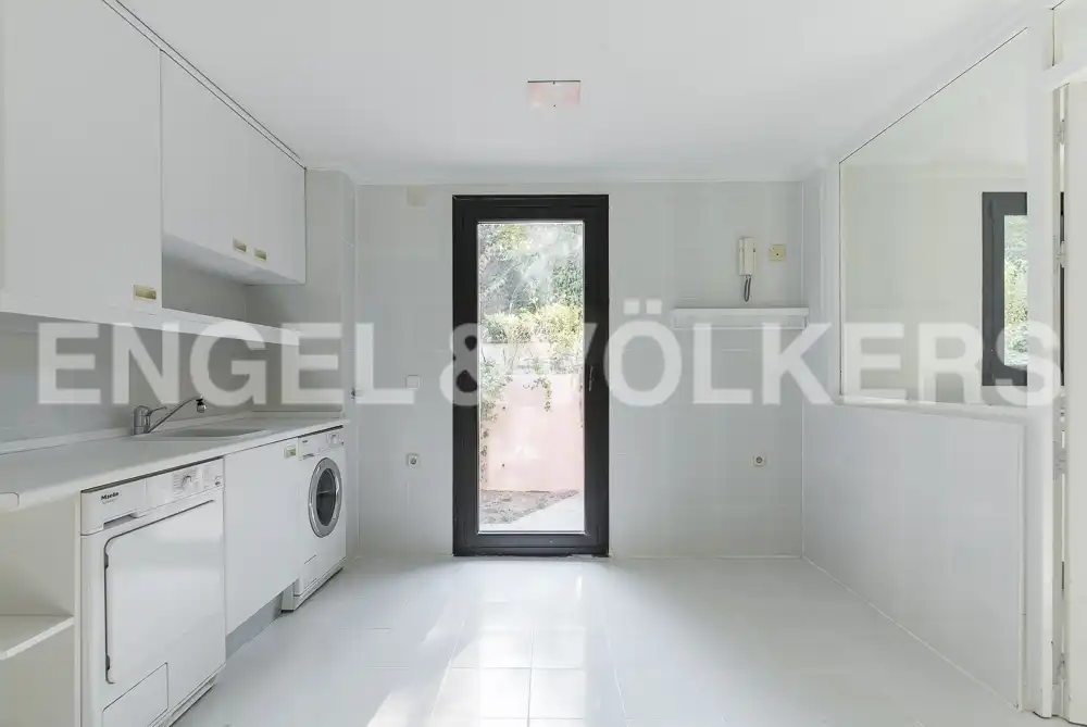 Kitchen of Houses for rent in Pozuelo de Alarcón  with Air Conditioner, Heating and Private garden