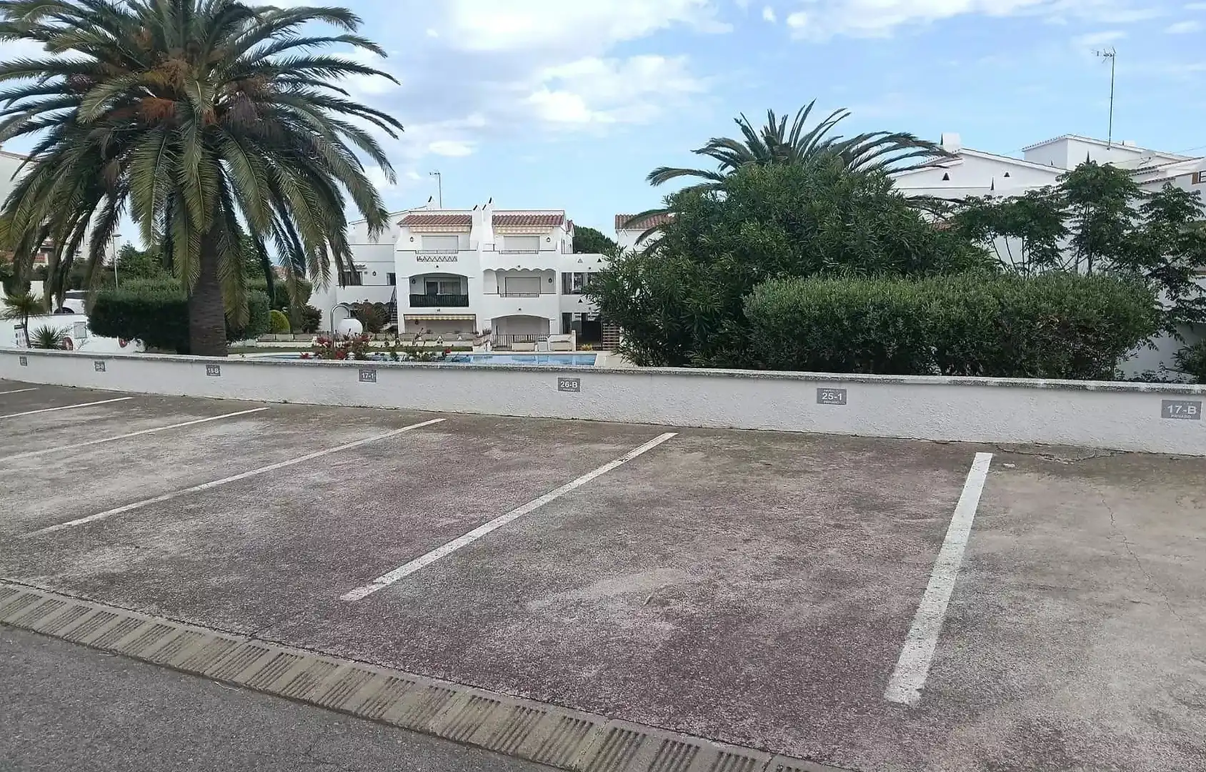Parking of Flat for sale in Roses  with Air Conditioner, Heating and Terrace