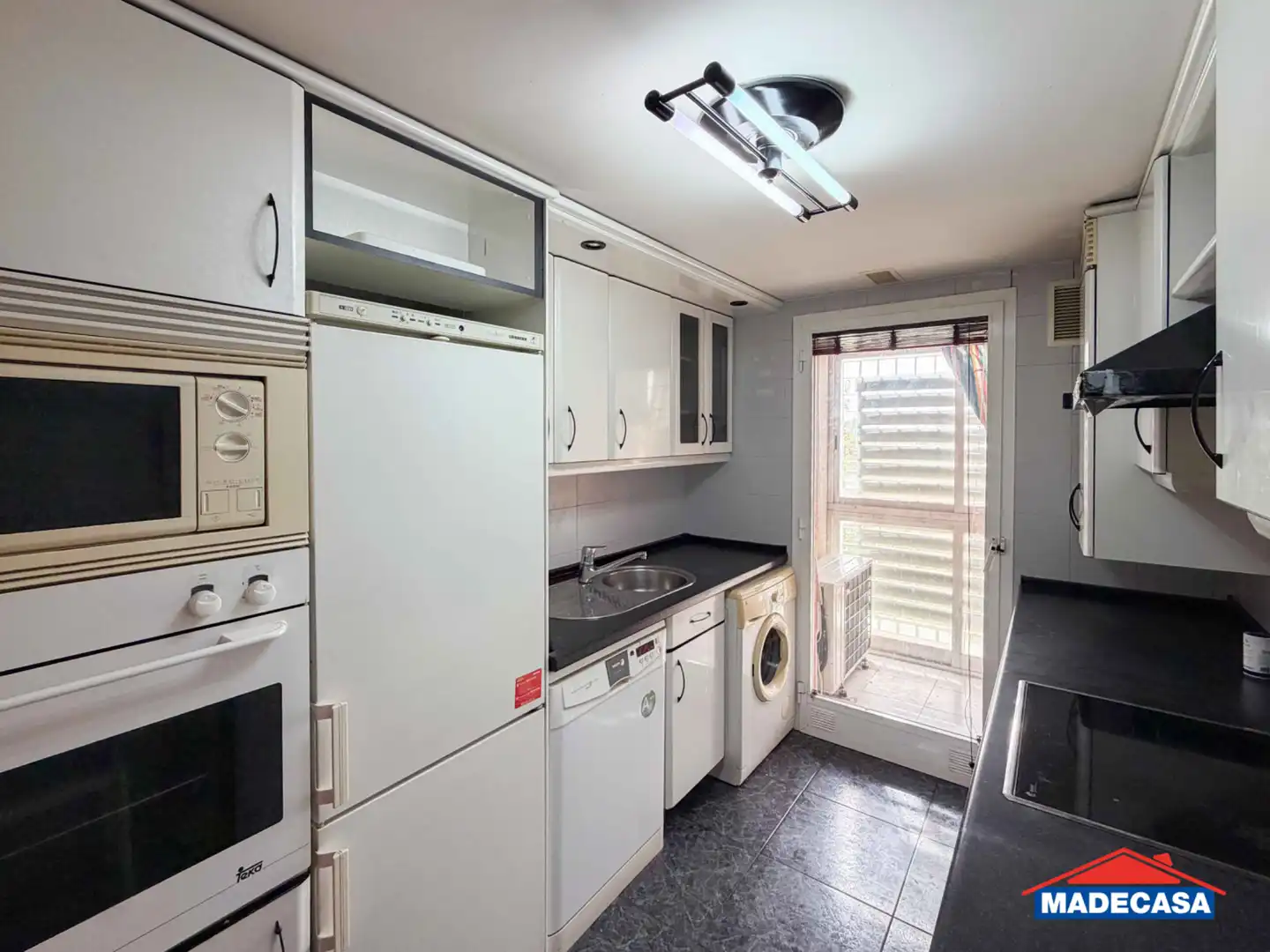 Kitchen of Flat for sale in Alcobendas  with Air Conditioner, Heating and Terrace