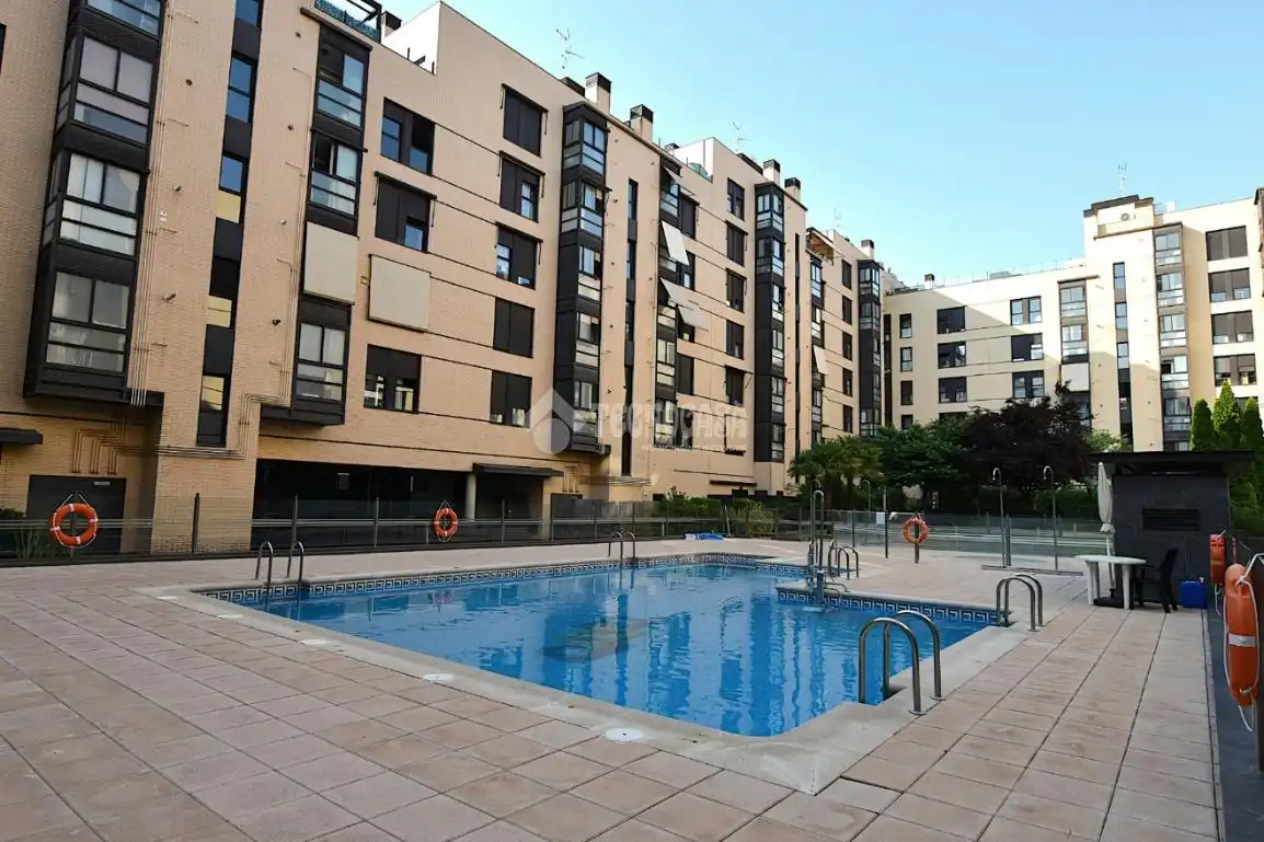 Piscina de Pis en venda en Getafe amb Aire condicionat, Calefacció i Traster
