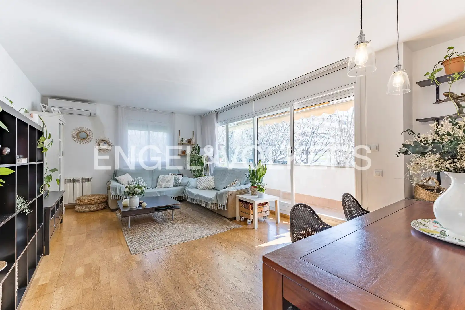 Exterior view of Flat for rent in Sant Feliu de Llobregat  with Heating, Furnished and Balcony
