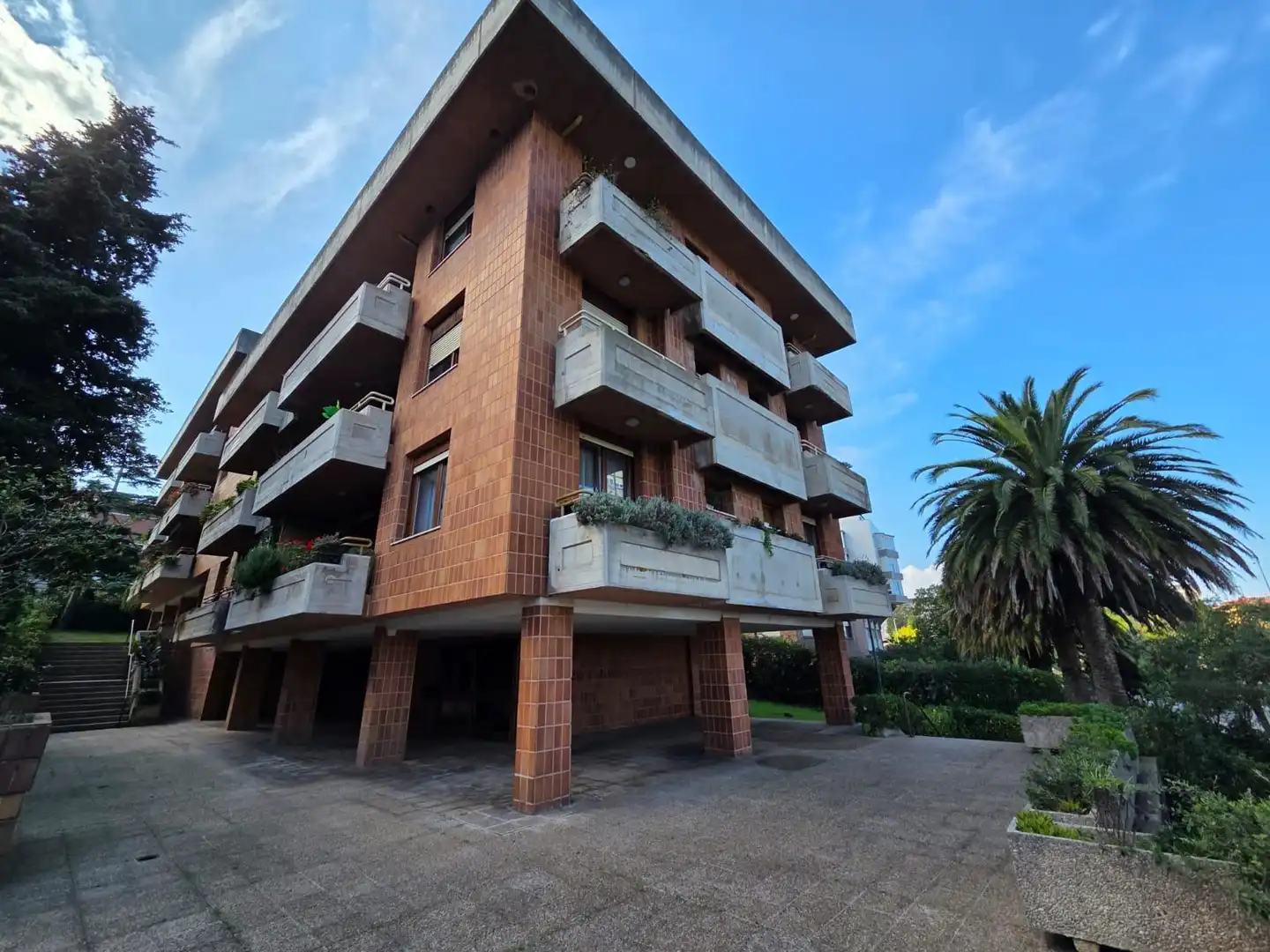 Vista exterior de Dúplex en venda en Santander amb Calefacció, Jardí privat i Terrassa