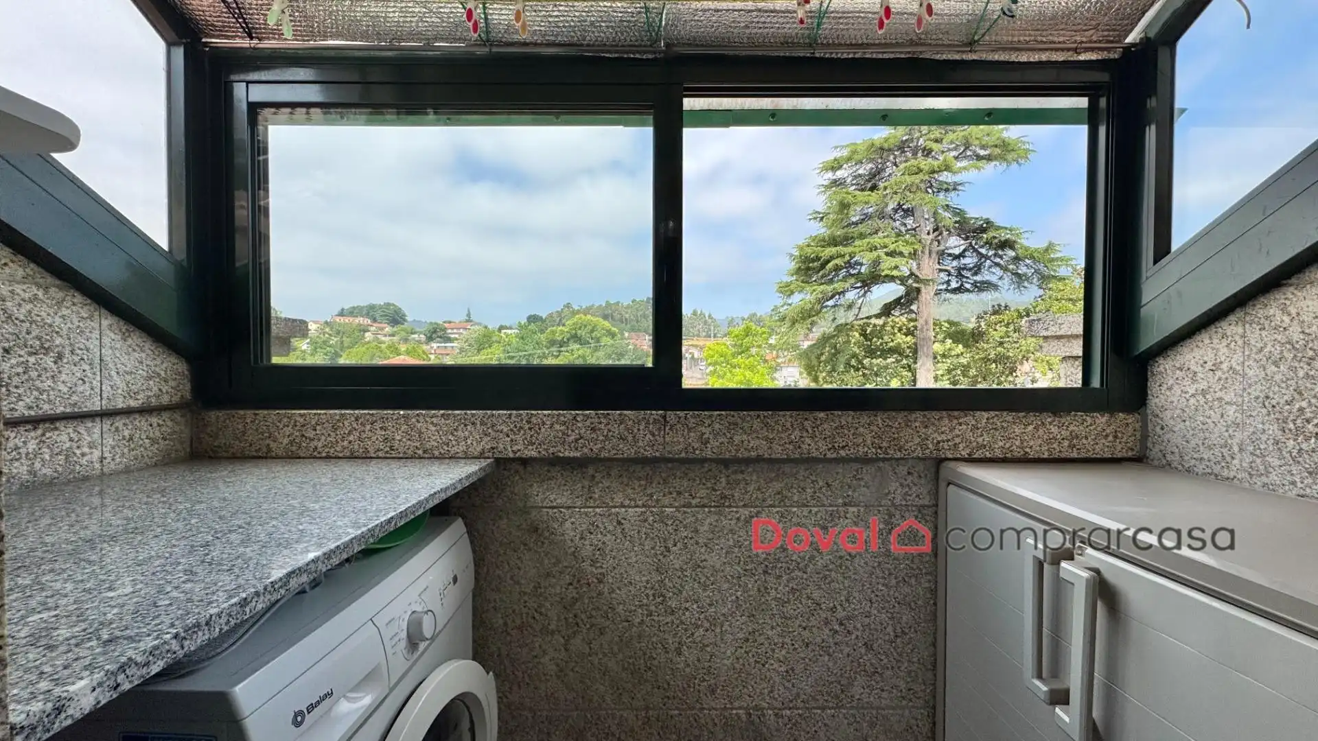 Vista exterior de Ático en venta en Tui con Calefacción, Parquet y Terraza