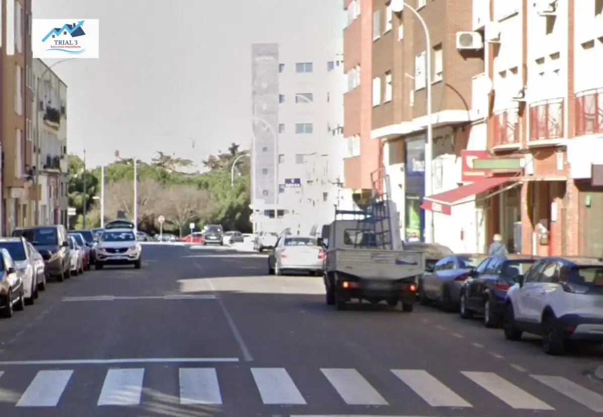 Pis amb ascensor en venda a Calle PEDRO DE VALENCIA, imagen 2