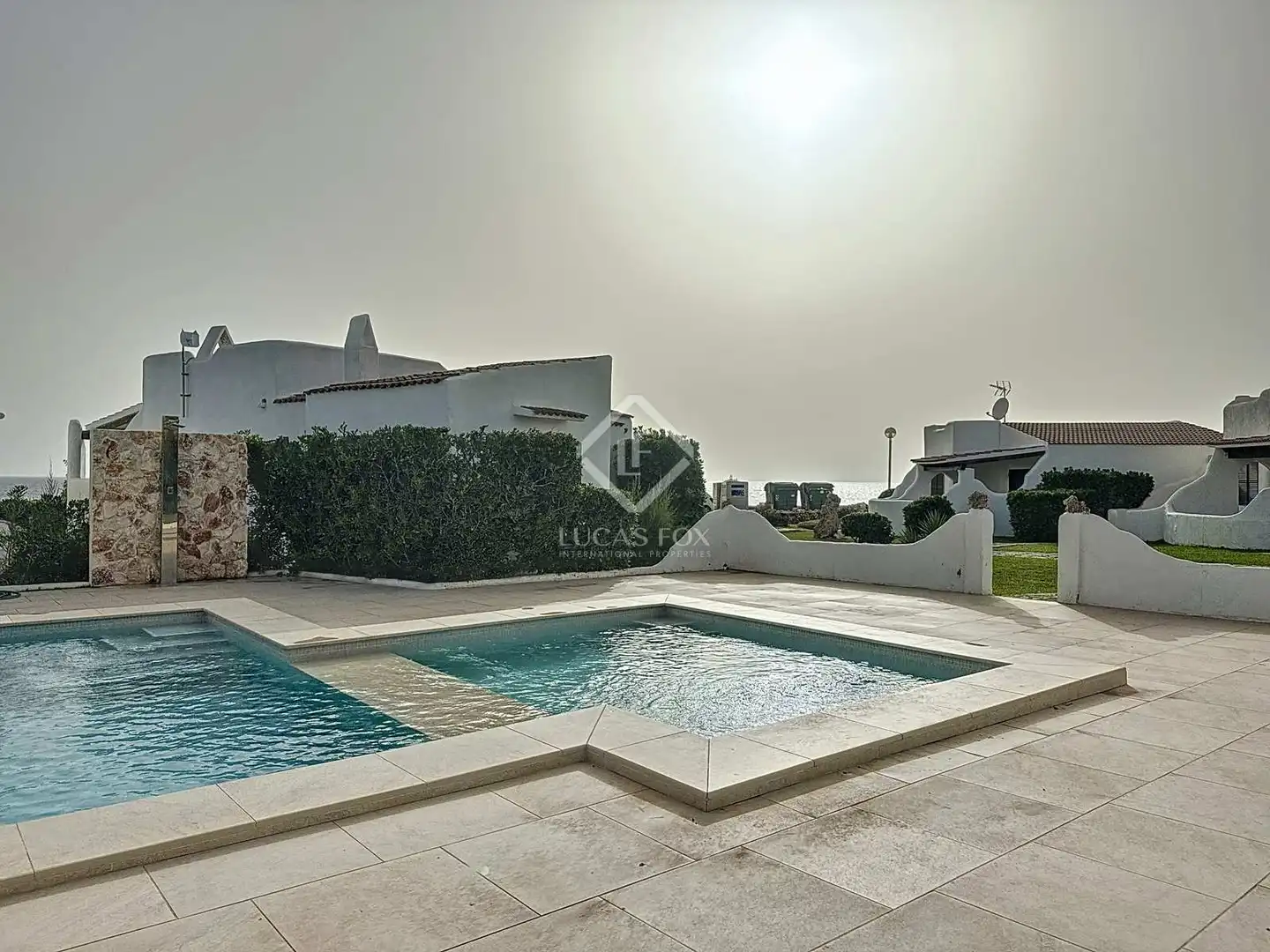Schwimmbecken von Haus oder Chalet zur Miete in Ciutadella de Menorca mit Klimaanlage, Privatgarten und Terrasse