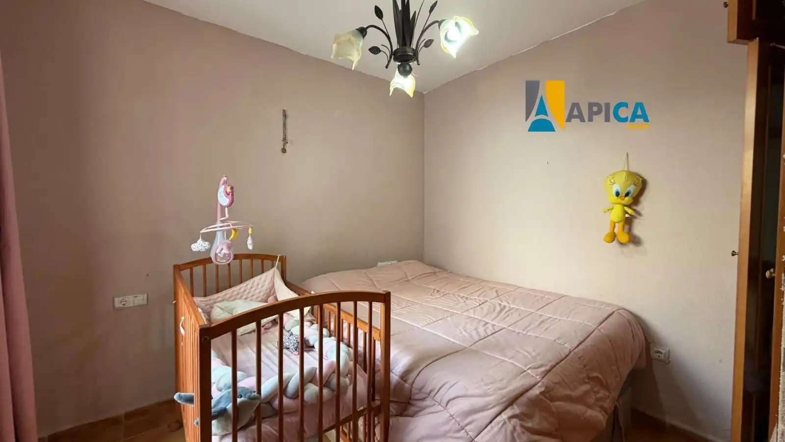 Habitación de Piso en venta en Chiclana de la Frontera con Terraza, Trastero y Amueblado
