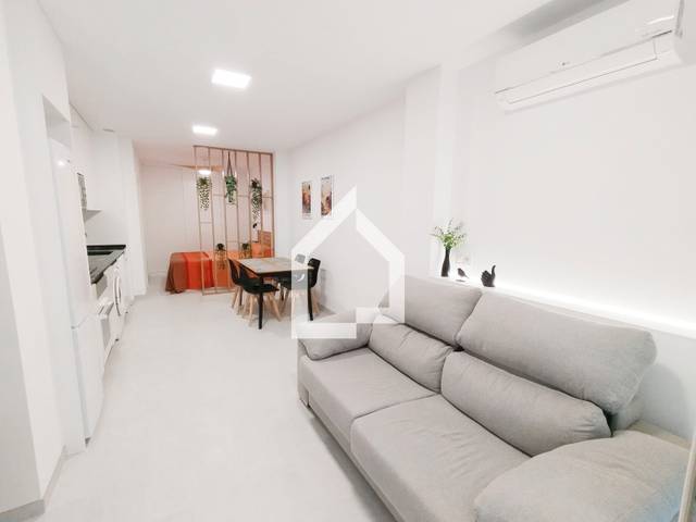 Apartamento en Alquiler en Carrer San Isidro en Centro
