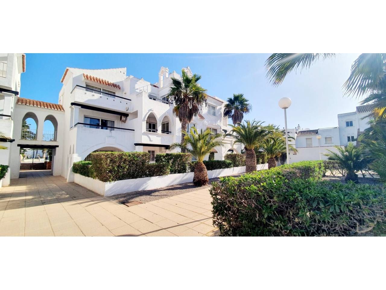 Exterior view of Building for sale in Roquetas de Mar