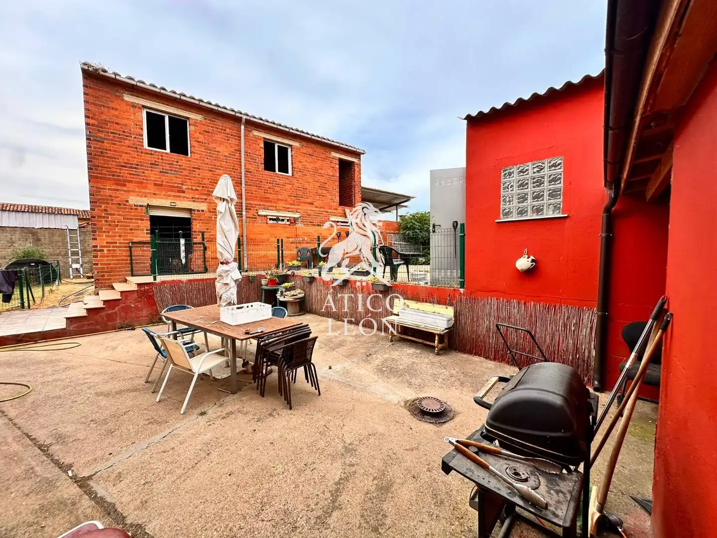 Terrace of Houses for sale in Valdefresno  with Heating, Private garden and Storage room