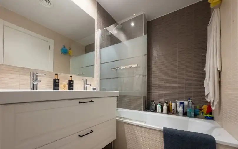 Bathroom of Flat for sale in Montcada i Reixac  with Swimming Pool