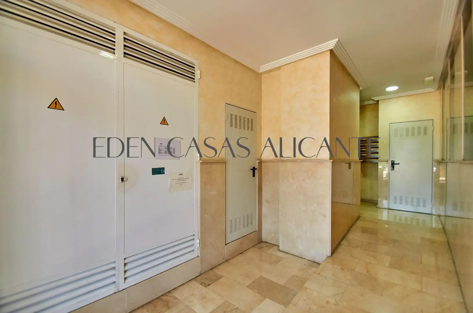 Piso en venta en El Campello con Aire acondicionado, Calefacción y Trastero