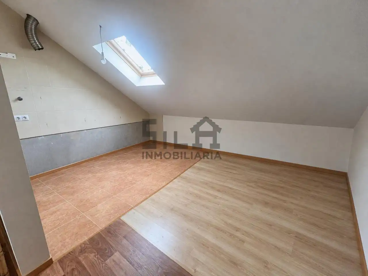 Habitación de Ático en venta en Pantón